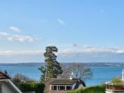 Freistehende Villa mit privatem Zugang zum See