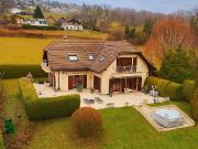 Freistehende Villa mit unabhängigem Studio – See und...