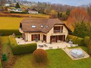 Freistehende Villa mit unabhängigem Studio – See und...