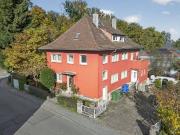 Freistehendes 3 Familienhaus mit großem Grundstück in...