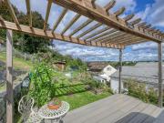 Freistehendes 8.5 Zimmer Einfamilienhaus mit...