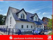 Freistehendes Anwesen mit 2 Garagen