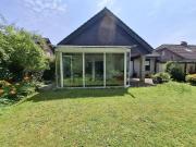 Freistehendes Ein Zweifamilienhaus mit Garten, Sauna und...