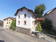 Freistehendes Ein /Zweifamilienhaus mit Scheune/Garage