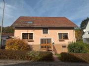 Freistehendes Ein Zweifamilienhaus – ruhig gelegen, in...