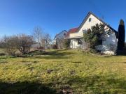 Freistehendes Einfamilienhaus auf großem Grundstück mit...