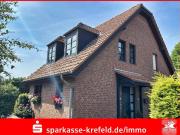 Freistehendes Einfamilienhaus mit Garage