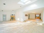 Freistehendes Einfamilienhaus mit Garten und Sonnenbalkon