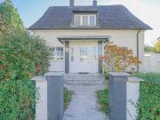 Freistehendes Einfamilienhaus mit Garten und Sonnenbalkon