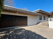 Freistehendes Einfamilienhaus mit großem Garten