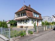 Freistehendes Einfamilienhaus mit großem Garten – Top...