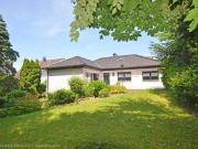 Freistehendes Einfamilienhaus mit großem Grundstück,...