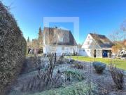 Freistehendes Einfamilienhaus mit großem Grundstück in...