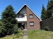 Freistehendes Einfamilienhaus mit großer Ausbaureserve