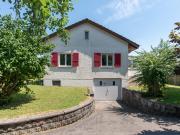 Freistehendes Einfamilienhaus mit schönem Garten an...