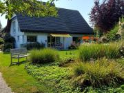 Freistehendes Einfamilienhaus mit tollem Garten