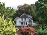 Freistehendes Haus mit Gartenparadies und Lesumblick