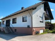 Freistehendes Mehrfamilienhaus mit Garten in...