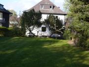 Freistehendes Stadthaus mit großem Grundstück