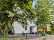 Freistehendes, stilvoll modernisiertes Einfamilienhaus...