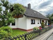 Freistehendes Zweifamilienhaus mit Doppelgarage in KS...