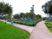 FRENTE A PARQUE
