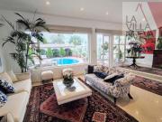 FRENTE COLEGIO LA RECOLETA, CASA 1 PLANTA CON PISCINA...