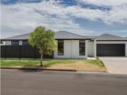 Fresh Build, Minutes from the Sand!