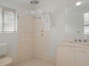 FRESH FLOORS IN A GREAT LOCATION