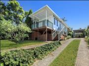 FRESHLY PAINTED, 3 BEDROOM FAMILY HOME!