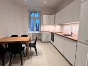 Freshly renovated 4 room flat in Friedrichshain with 2...