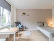 Freshly renovated Apartment, with beautiful Park in...