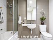 Freshly Renovated City Retreat with Stunning Views –...