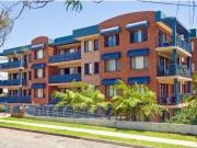 Freshly Renovated One Bedroom Apartment Minutes from the CBD