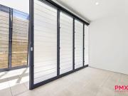 Freshly Updated 2 bedroom PLUS Study apartment Riverside...