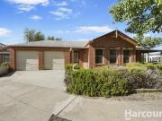 Freshly Updated 3 Bedroom Townhouse in Quiet Court Location