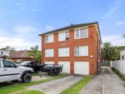 Freshly updated apartment in prime location