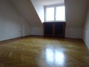 Freundliche 3 Zimmer Dachgeschoßwohnung