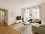Friedrichshain: Gepflegte 2 Zimmer Altbauwohnung 52 m²...