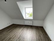 Frisch AUSGEBAUT 1,5 Zimmer Dachgeschosswohnung mit Loggia