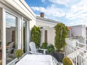 Frisch renoviert mit Dachterrasse, Kamin und Aufzug