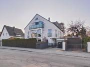 Frisch renovierte 2 Zimmer Wohnung mit 2 Balkonen und...