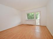 Frisch renovierte 2 Zimmer Wohnung mit Balkon in DUI...