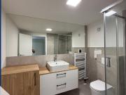 Frisch renovierte 2 Zimmer Wohnung mit Balkon,...