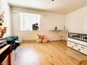 Frisch renovierte 3.5 Zimmer EG Wohnung mit Keller