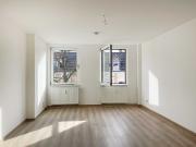 Frisch renovierte 3 Raum Wohnung mit Balkon in günstiger...