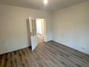 Frisch renovierte 3 Zimmer Wohnung mit Balkon!