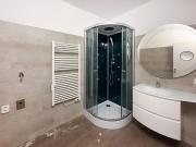 frisch renovierte 3 Zimmer Wohnung mit grüner Terrasse