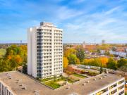 Frisch renovierte 3 ZKB Wohnung mit großem Balkon, TG...