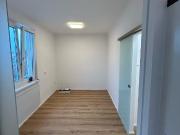 Frisch renovierte Dachgeschosswohnung mit Balkon für...